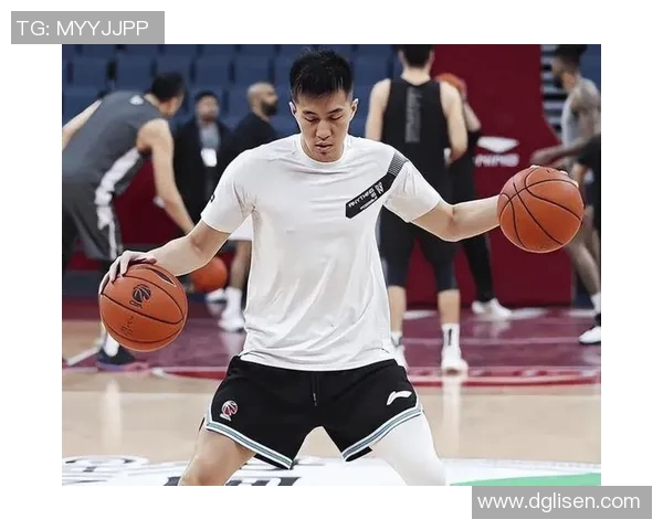 郭艾伦休赛季全力以赴强化训练不留隐患展现篮球痴徒精神